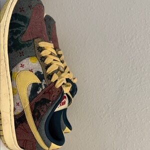 Nike Kids Yellow and Blue Patterned Sneaker ( Nike dunk x community garden